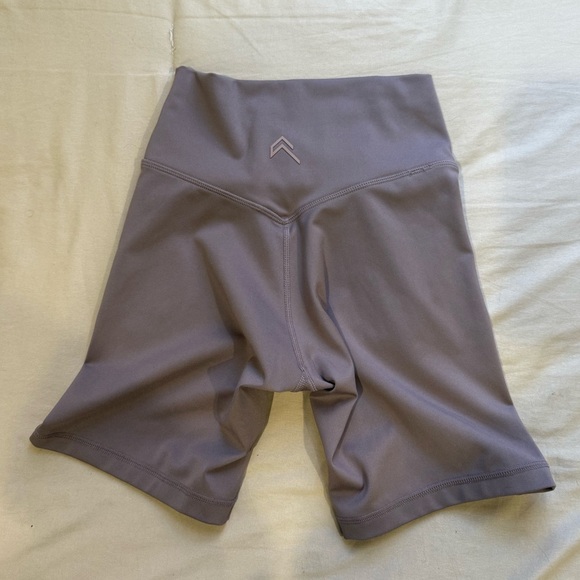 ONER ACTIVE TIMELESS HIGH WAISTED SHORTS 6” - WASHED COOL BROWN - Picture 1 of 3